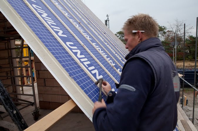 Hellende dakenindustrie biedt kwaliteitsimpuls