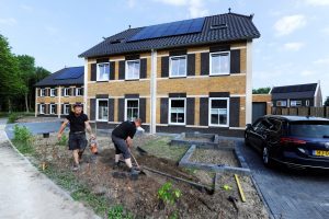 Van Wijnen Noord bouwt van 2016 tot en met 2021 in totaal 420 woningen in de wijk Diepstroeten in Assen. In alle woningen wordt de meterkast aan het begin van bouwproces geplaatst.