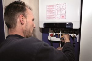 Is de woning niet luchtdicht gebouwd, dan is met koude oostenwind een flink verwarmingsvermogen nodig.