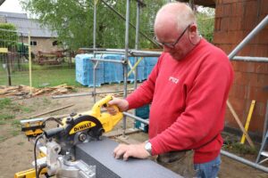 De profielen zijn op maat te zagen. (Foto: Henk Riswick)