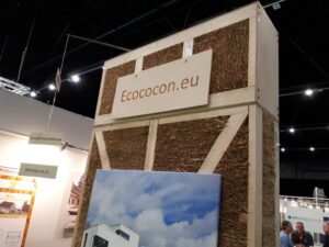 Strotec stond met de EcoCocon-panelen onlangs op de vakbeurs Prefab in de Brabanthallen. (Foto: Paul Diersen)