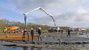 Het stortproces is hetzelfde als bij conventioneel beton. (Foto: Eco+Bouw)