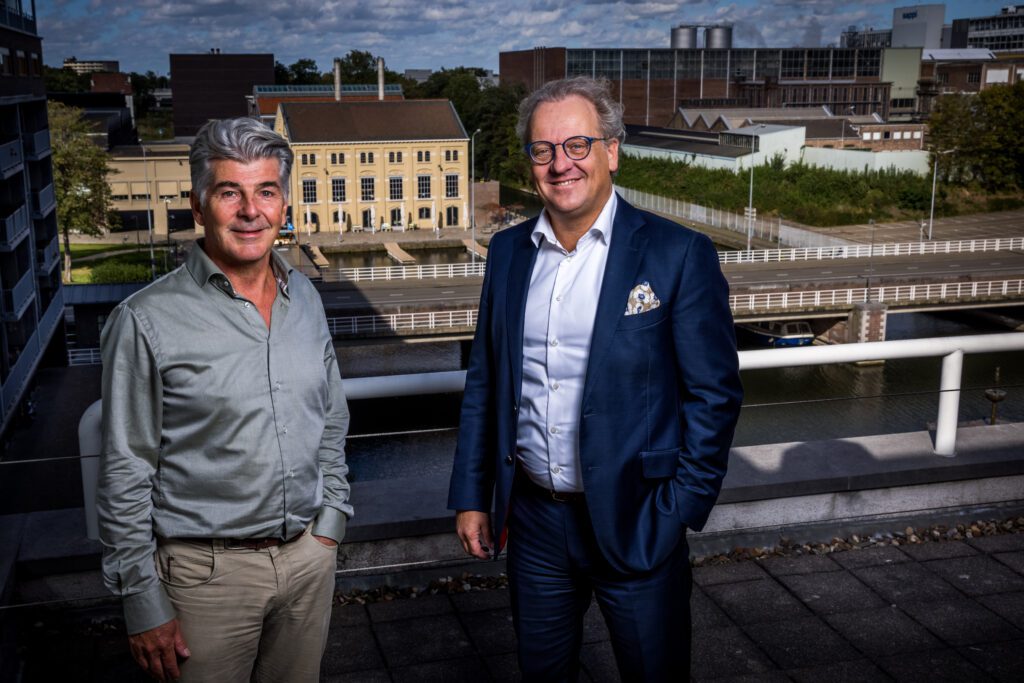 Juni Daalmans (l) en Ron Koenen: “Het gaat erom dat je de Brain Based Safety methode in de totale organisatie verankert.”