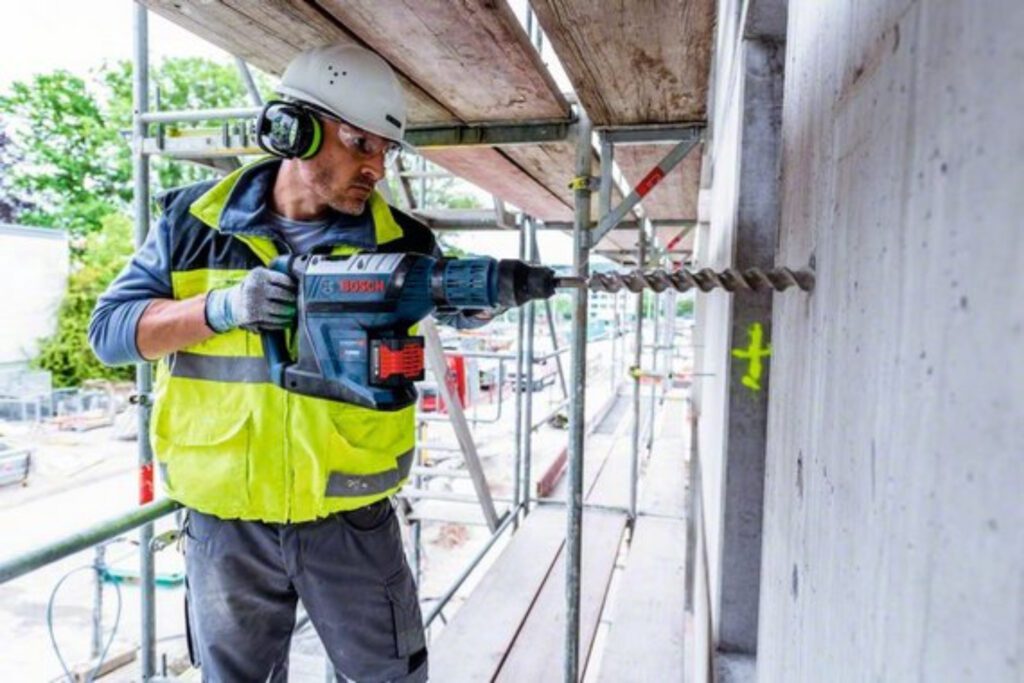 boorhamer met 8,0 Ah accu Bosch