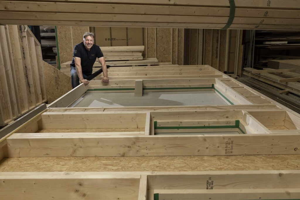 Mike Koenen, Koenen Bouwgroep