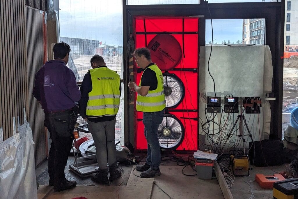 Luchtdichtheid testen woontoren Justus