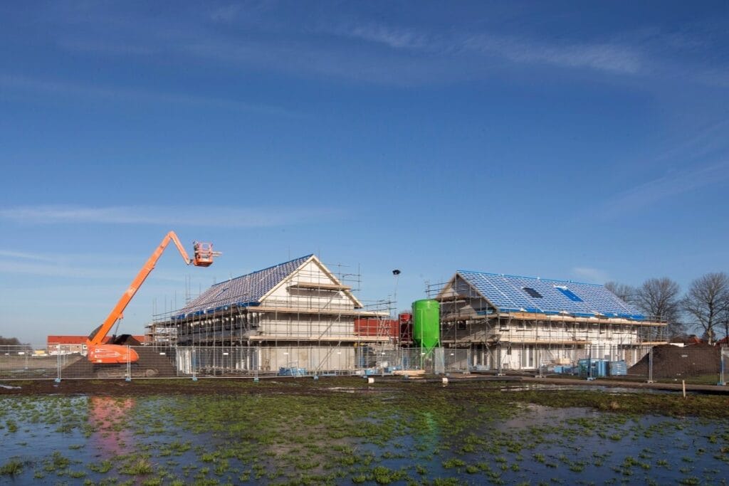 bouwterrein; bouwsector klimt uit dal